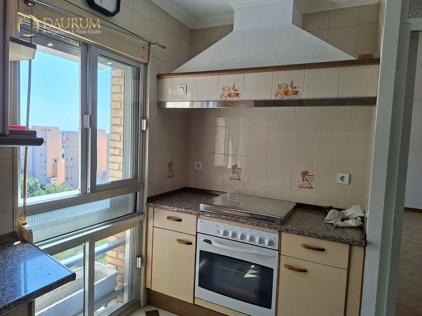 Kitchen of Flat for sale in Sevilla  with Air Conditioner, Heating and Terrace