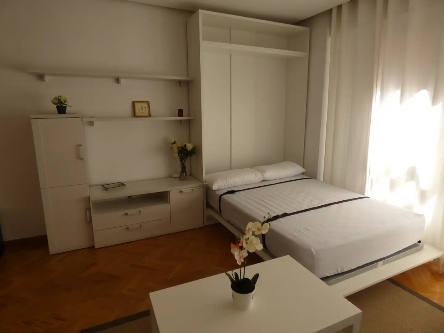 Bedroom of Flat for rent in Madrid  with Air Conditioner, Heating and Furnished