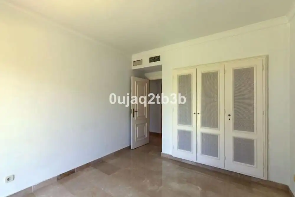 Habitación de Casa adosada en venta en Marbella con Aire acondicionado, Jardín privado y Terraza