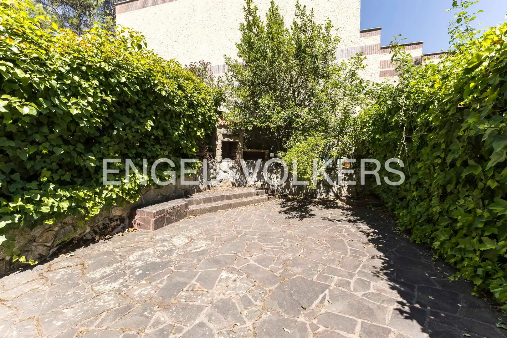 Terrace of Detached homes for rent in Torrelodones  with Heating
