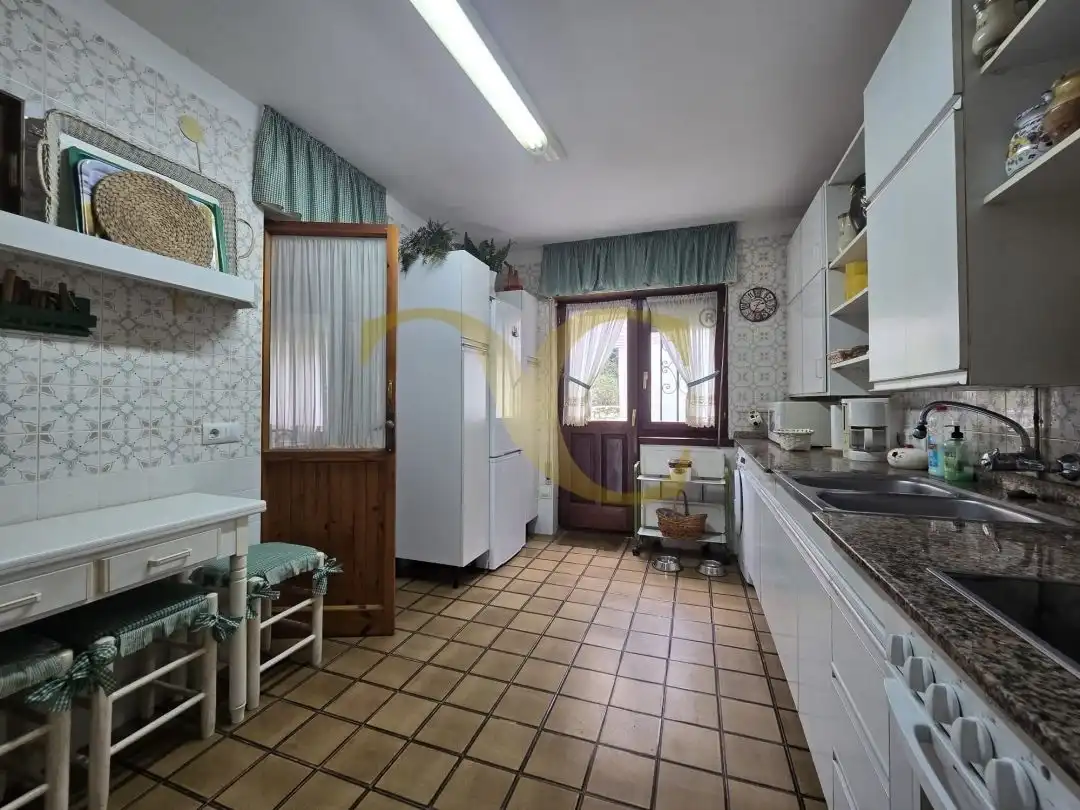 Cocina de Casa o chalet en venta en Llanes con Calefacción, Jardín privado y Terraza