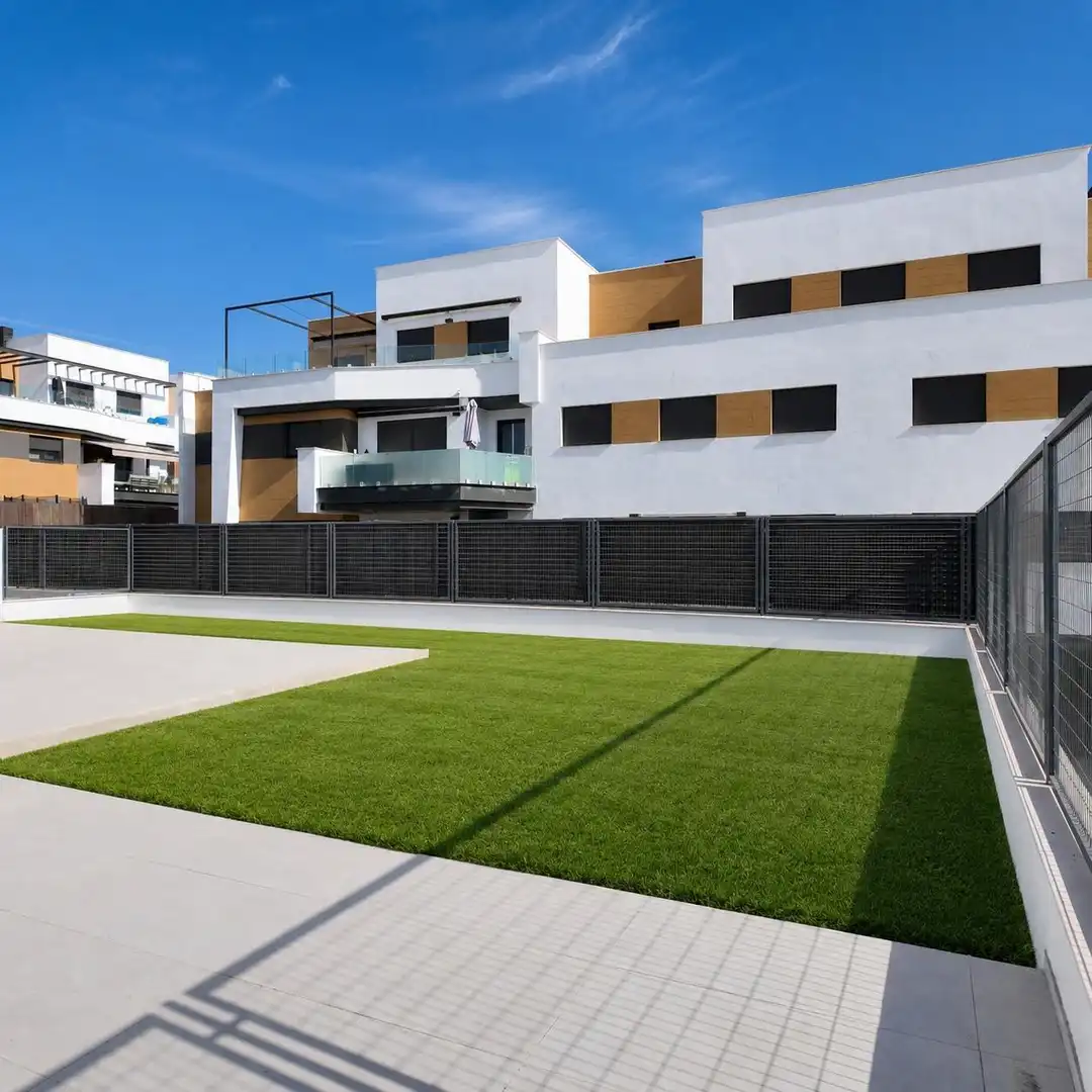 Vista exterior de Pis en venda en Córdoba amb Calefacció, Jardí privat i Parquet