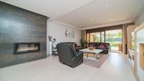 Living room of Single-family semi-detached for sale in Majadahonda  with Air Conditioner, Heating and Terrace