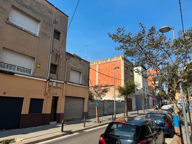 Vista exterior de Residencial en venda en Badalona