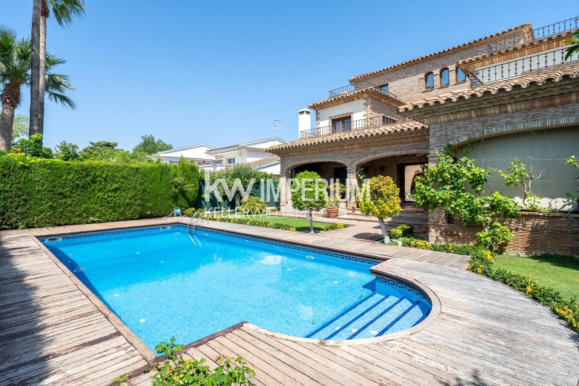 Piscina de Casa o xalet en venda en Cambrils amb Aire condicionat, Calefacció i Jardí privat