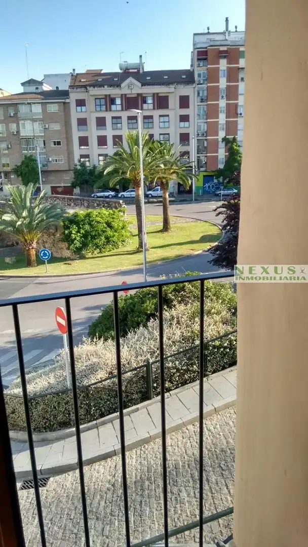Einfamilien-Reihenhaus zur Miete in Casco Antiguo