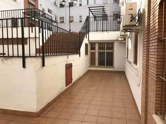 Außenansicht von Geschaftsraum zum Verkauf in Sevilla mit Klimaanlage