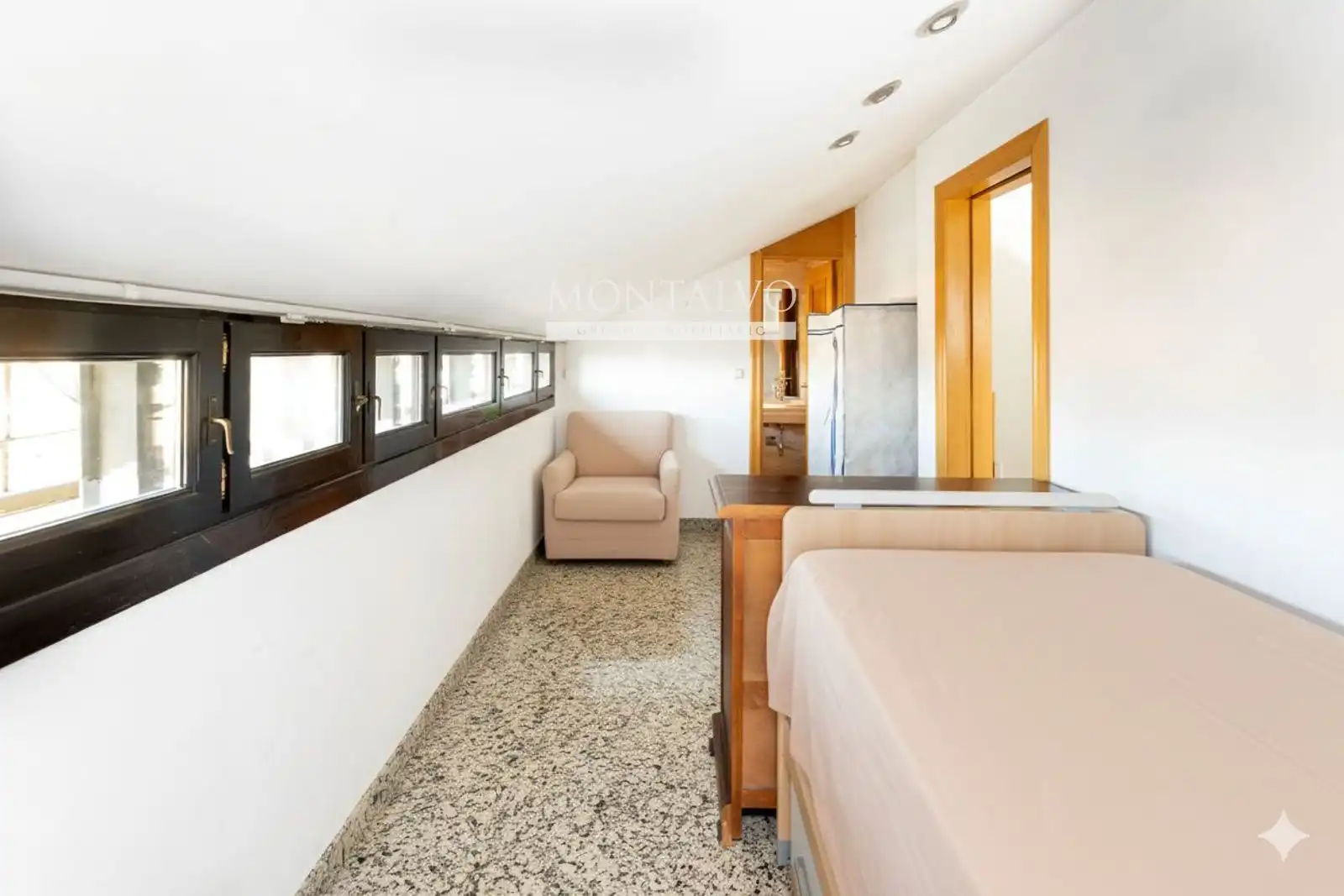 Habitación de Ático en venta en Granada con Aire acondicionado y Terraza