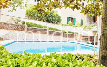 Swimming pool of Flat for sale in  Barcelona Capital  with Heating, Terrace and Storage room