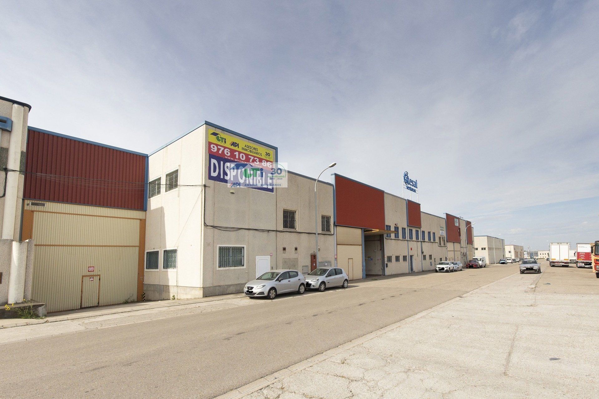 Vista exterior de Nave industrial en venta en La Puebla de Alfindén