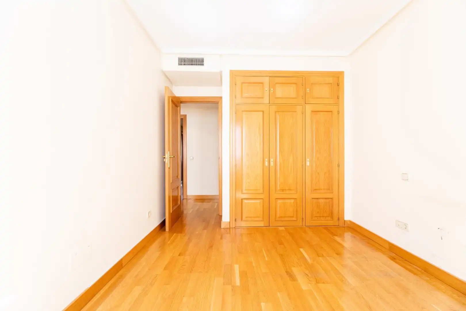 Flat for rent in Pozuelo de Alarcón  with Air Conditioner, Heating and Private garden