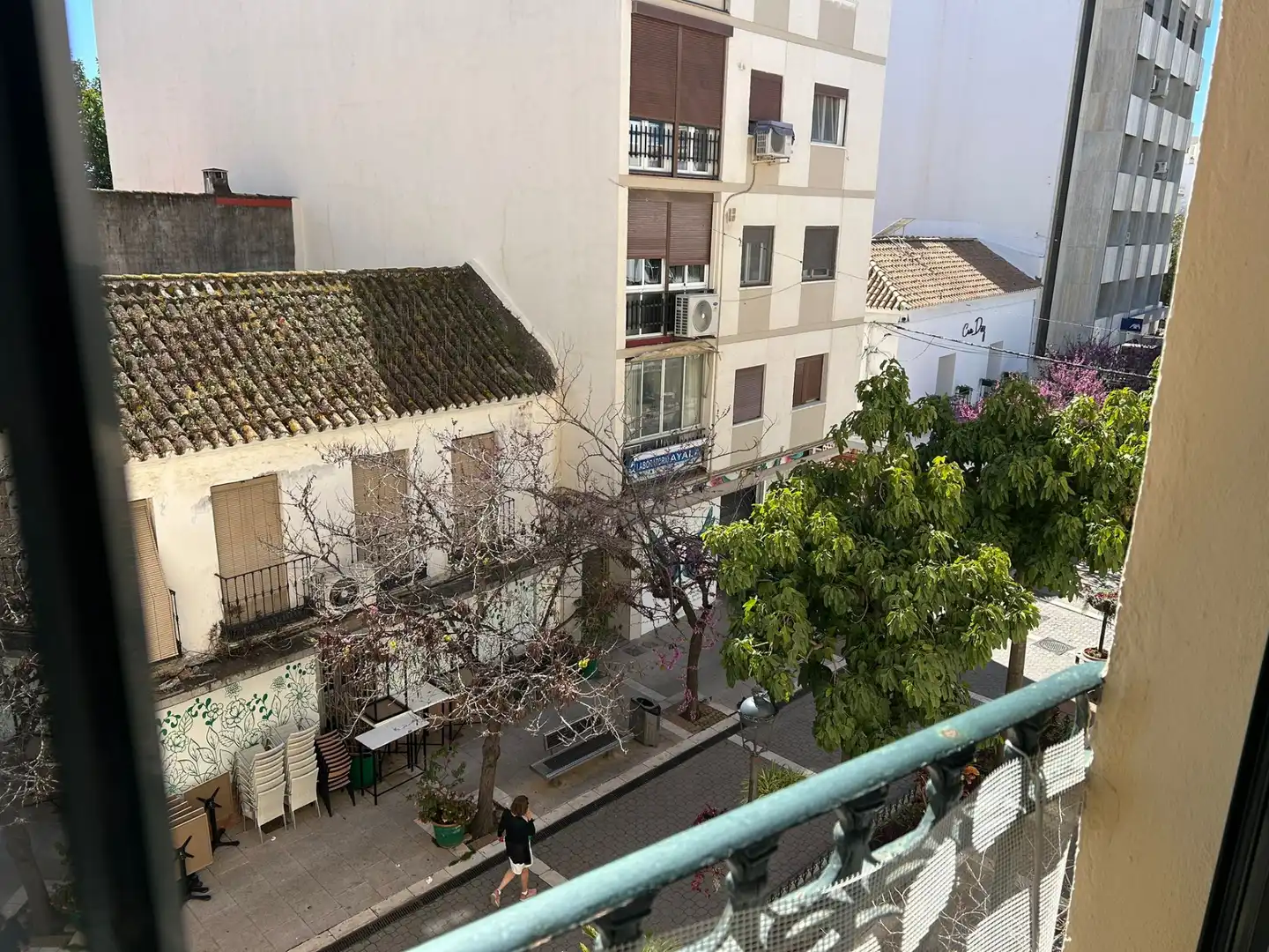 Außenansicht von Wohnung zur Miete in Estepona mit Klimaanlage, Möbliert und Internet