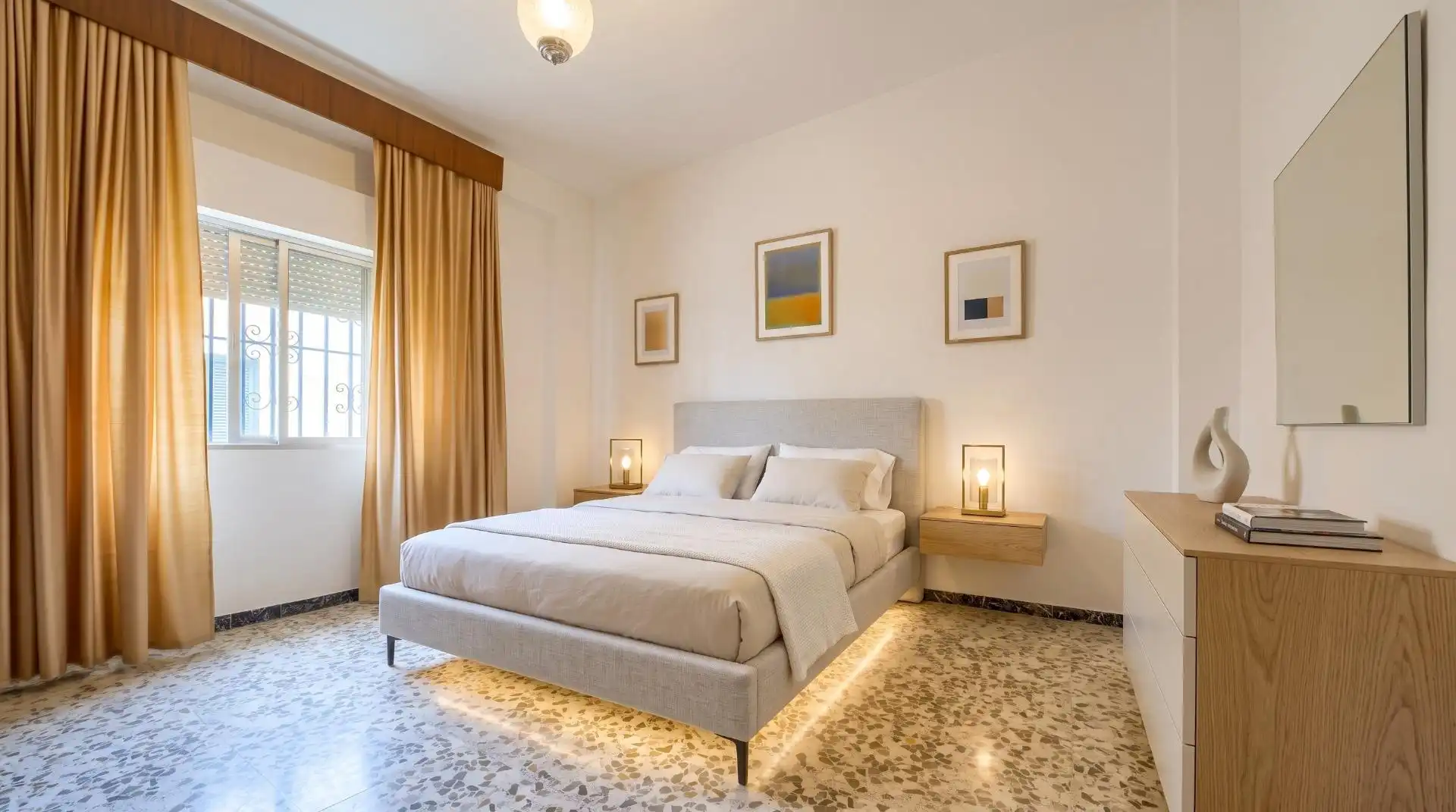 Habitación de Casa adosada en venta en Sanlúcar la Mayor con Aire acondicionado, Calefacción y Terraza