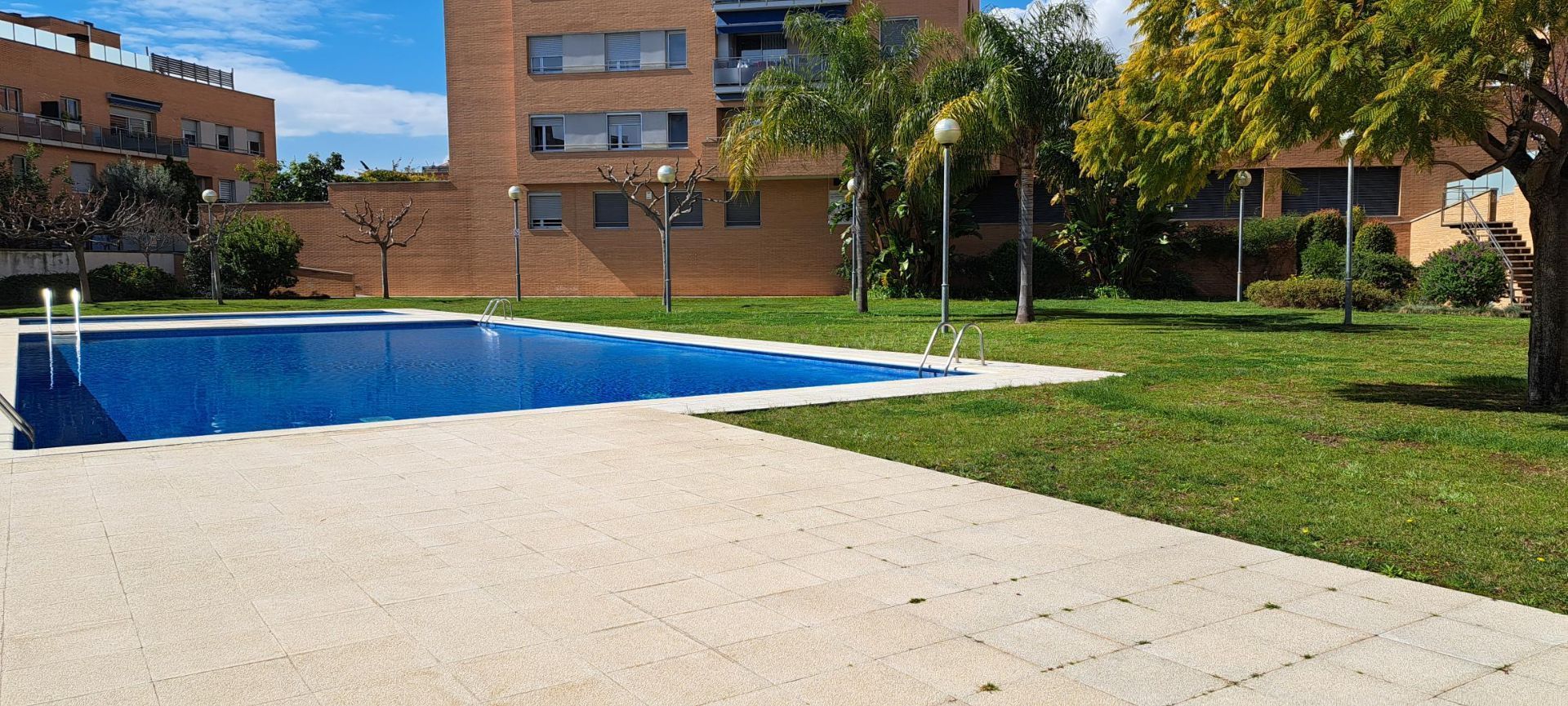 Piscina de Pis en venda en Montgat amb Aire condicionat, Calefacció i Terrassa