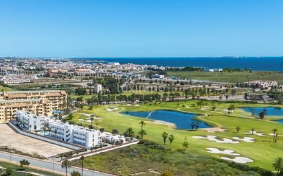 Vista exterior de Pis en venda en Los Alcázares amb Aire condicionat, Jardí privat i Terrassa