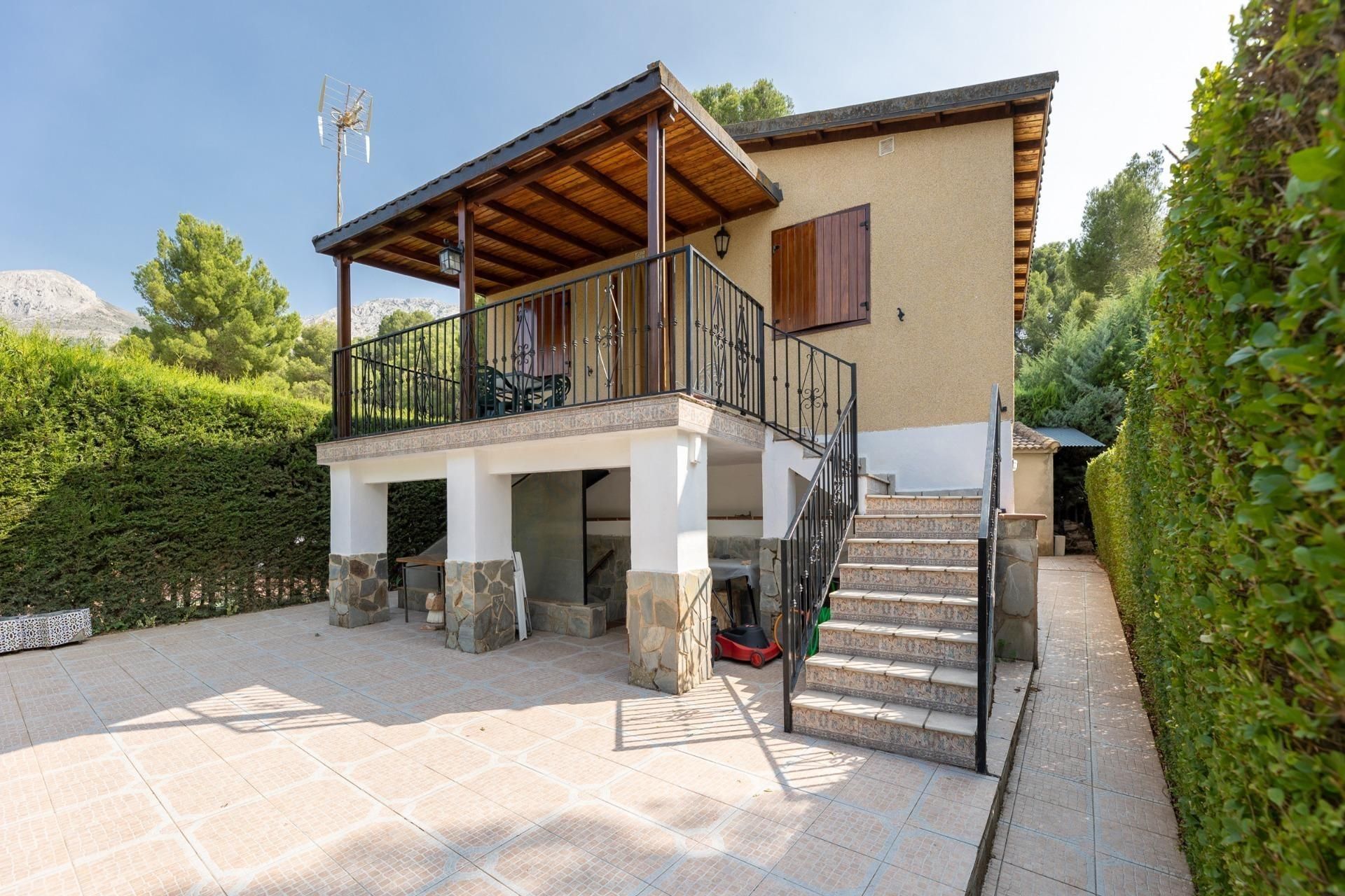 Vista exterior de Casa o xalet en venda en Dehesas Viejas amb Terrassa