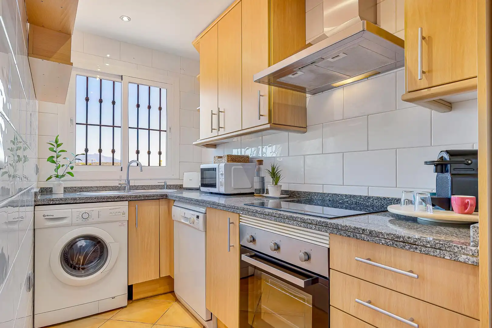Cocina de Ático en venta en Mijas con Aire acondicionado, Calefacción y Jardín privado