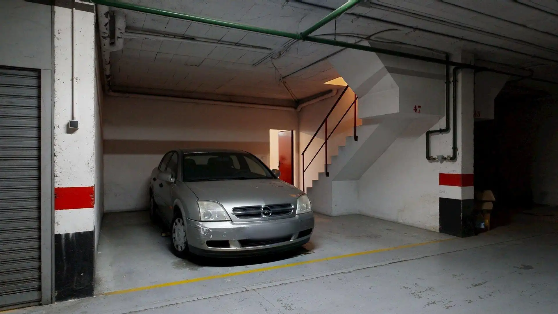 Parking de Casa adosada en venta en Zaragoza con Aire acondicionado, Calefacción y Terraza