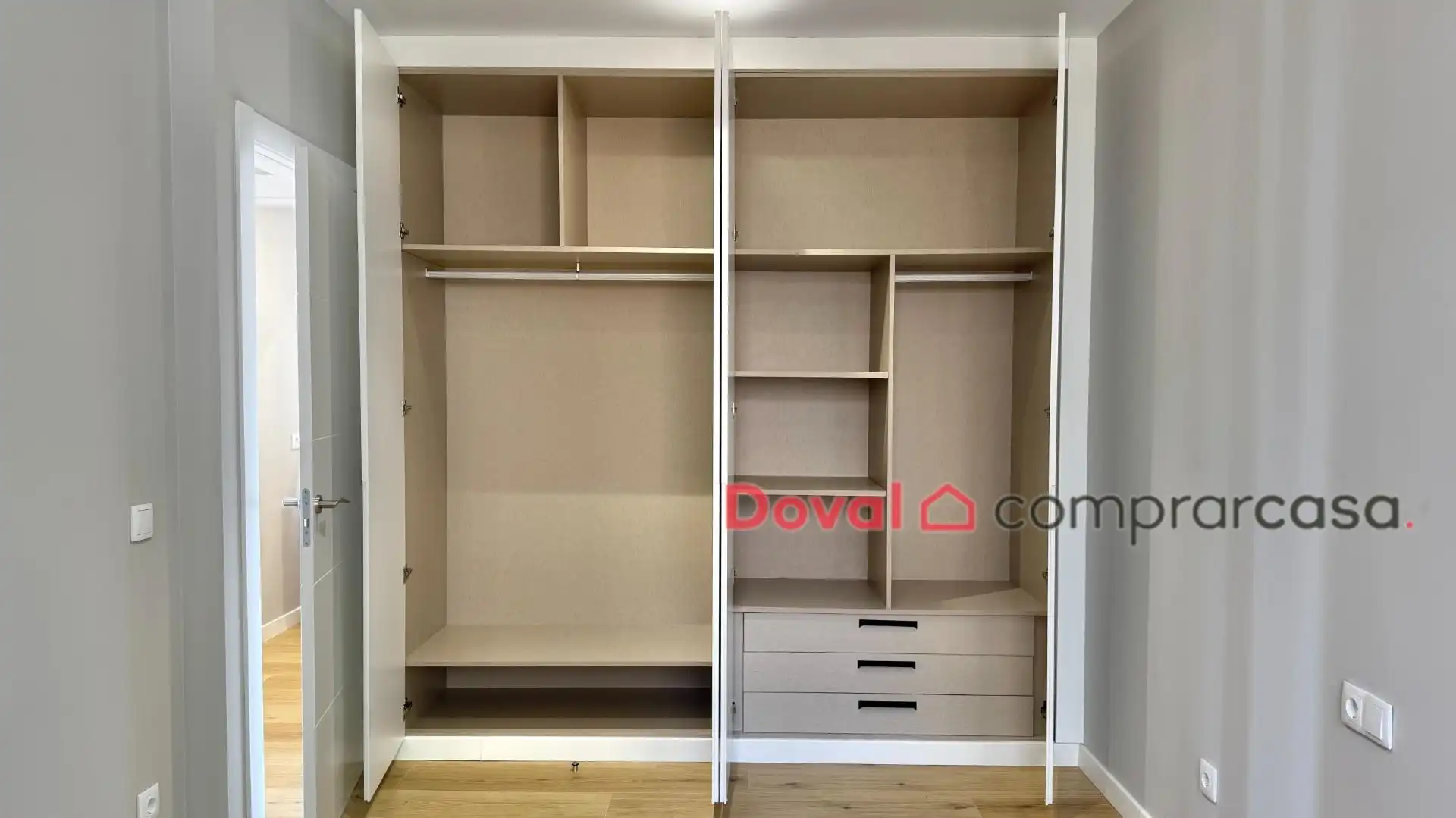 Bedroom of Flat for sale in Vigo   with Heating
