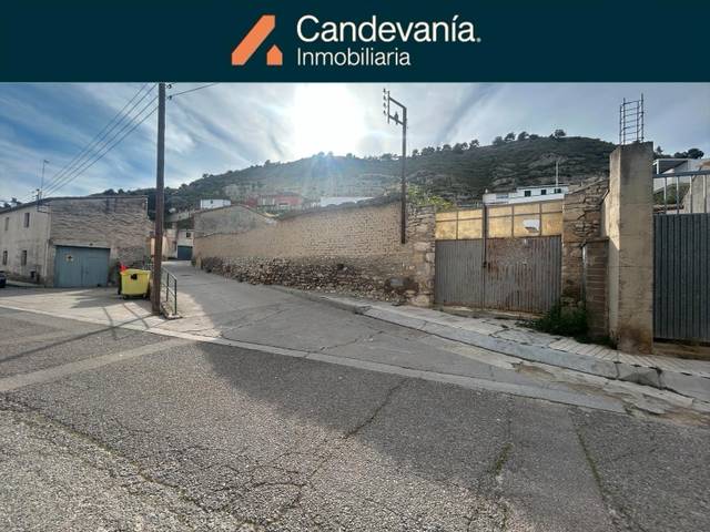 Terreno residencial en Venta en Calle Huesca en Zuera