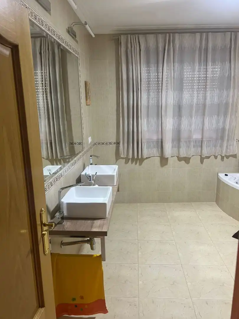 Bany de Casa o xalet en venda en Martos amb Aire condicionat, Calefacció i Terrassa