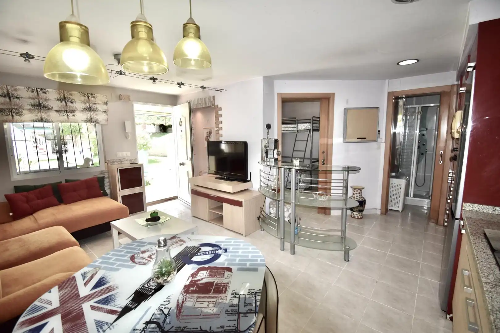 Wohnzimmer von Erdgeschoss zum Verkauf in El Campello mit Klimaanlage, Privatgarten und Terrasse