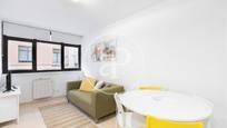 Living room of Flat to rent in  Barcelona Capital  with Air Conditioner, Heating and Furnished