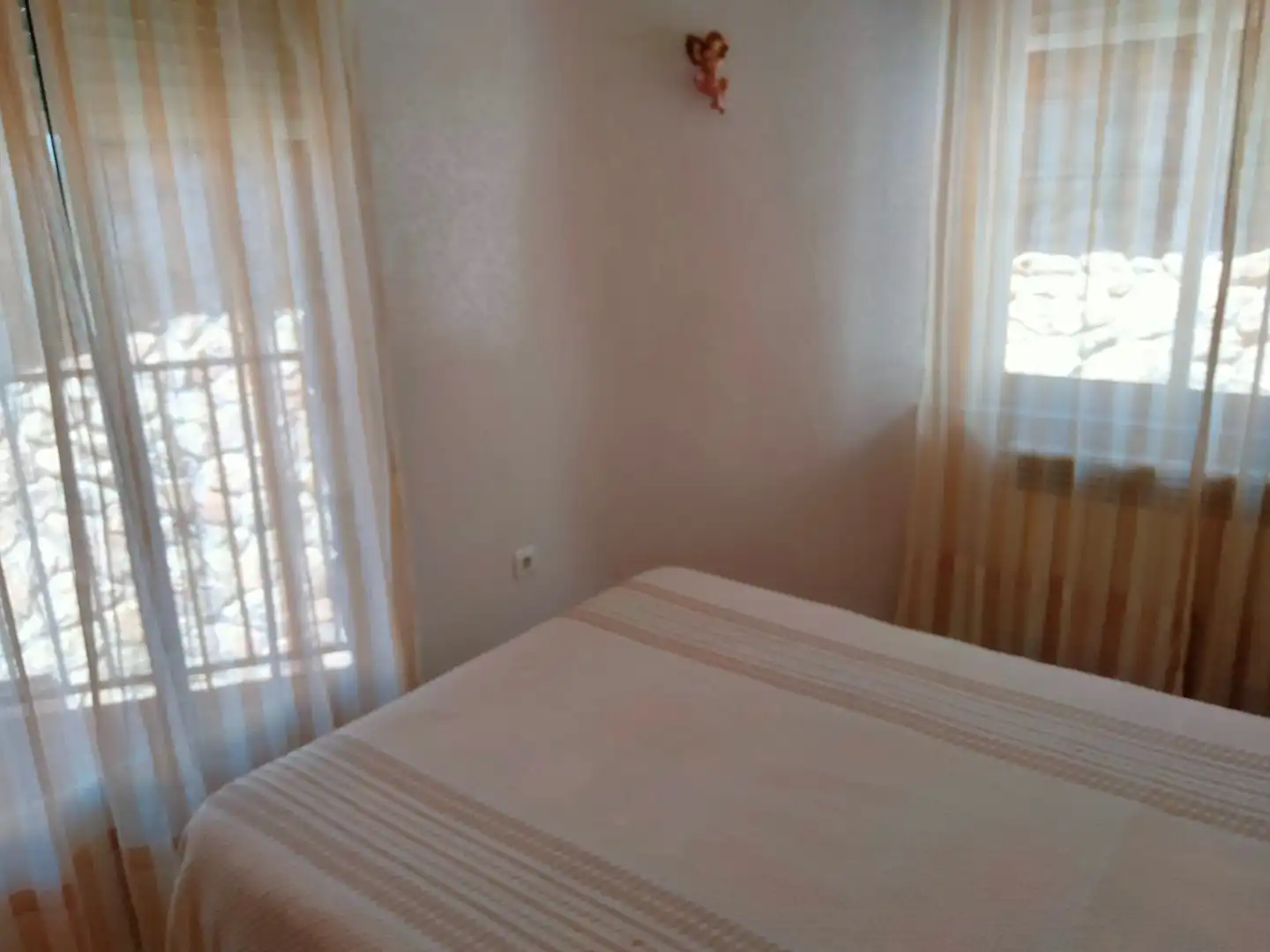 Habitación de Casa adosada en venta en Navacepedilla de Corneja con Calefacción y Trastero