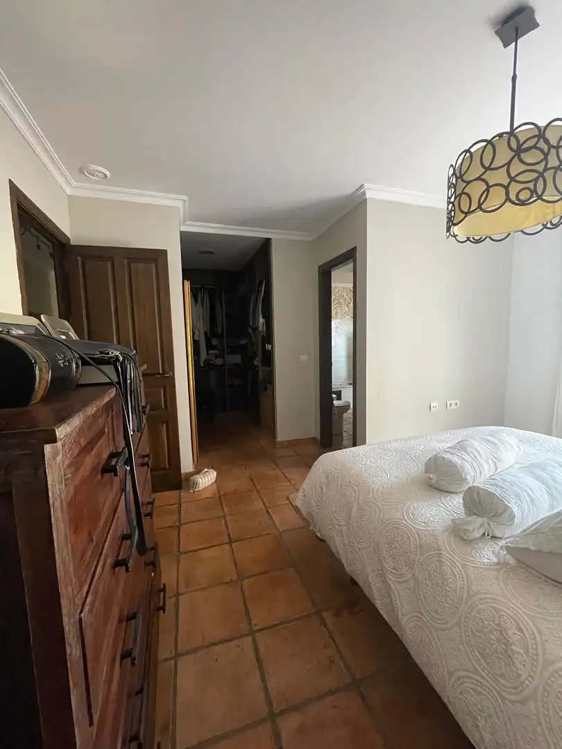 Bedroom of Houses for sale in Algeciras  with Air Conditioner, Private garden and Swimming Pool