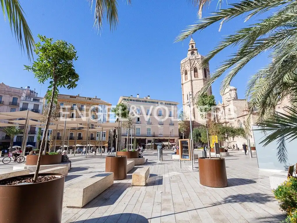 Vista exterior de Piso en venta en Ciutat Vella 