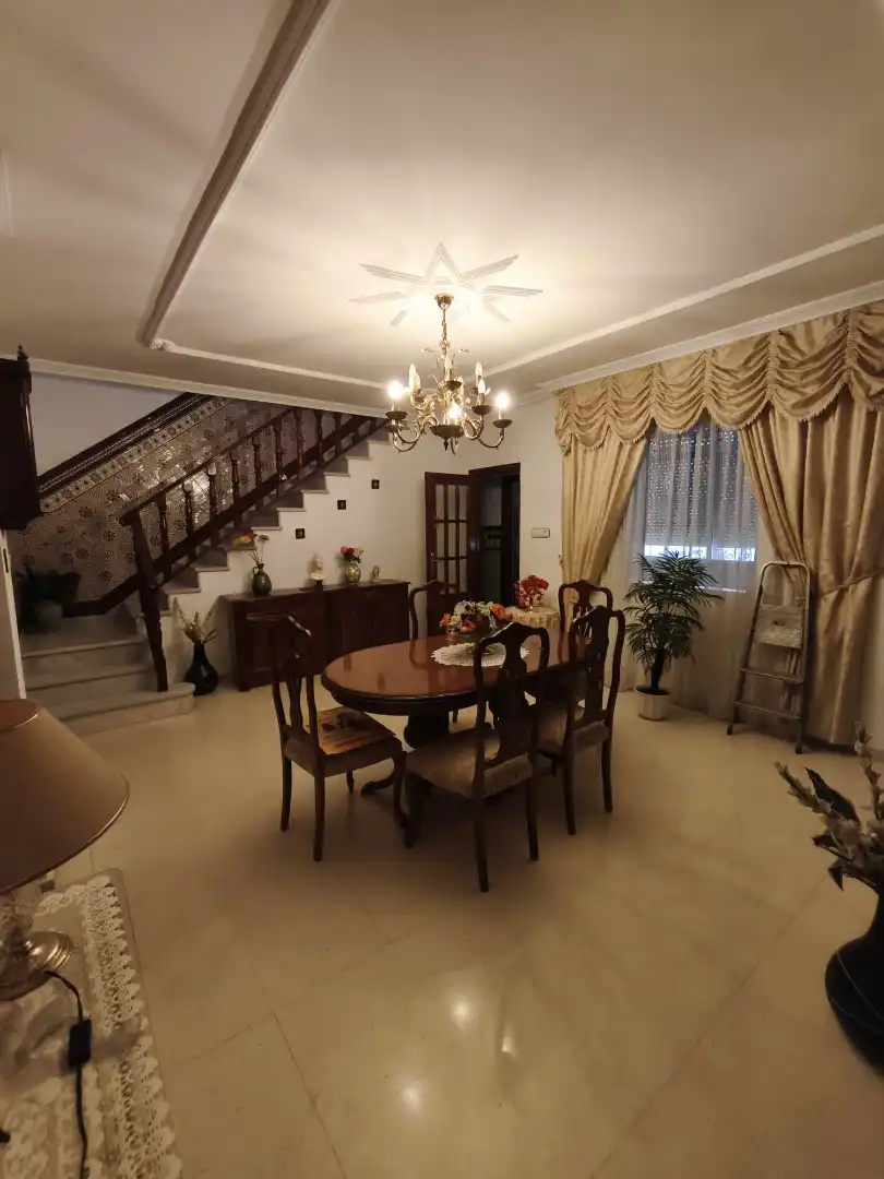Comedor de Casa o chalet en venta en Sevilla con Terraza, Trastero y Amueblado