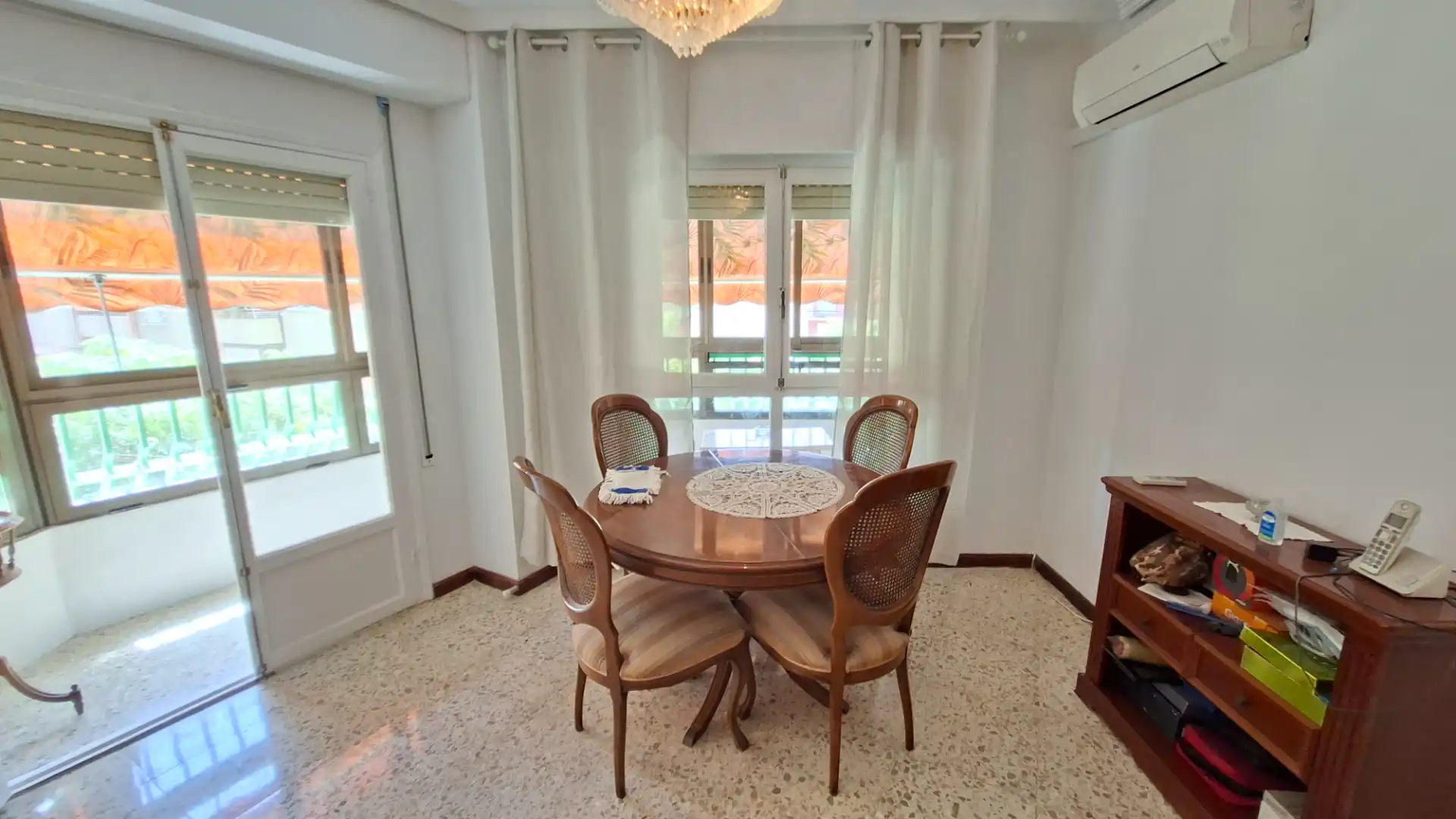 Comedor de Piso de alquiler en Alicante / Alacant con Amueblado y Balcón