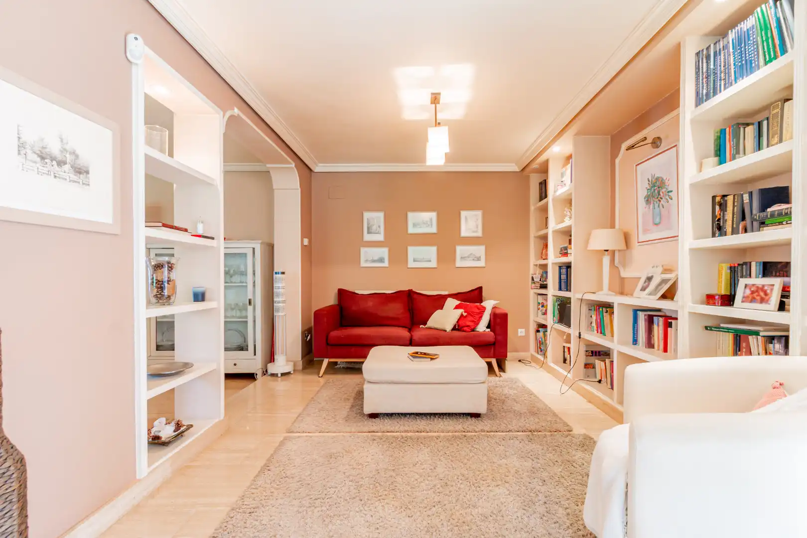 Sala d'estar de Casa o xalet en venda en Las Rozas de Madrid amb Calefacció, Jardí privat i Parquet