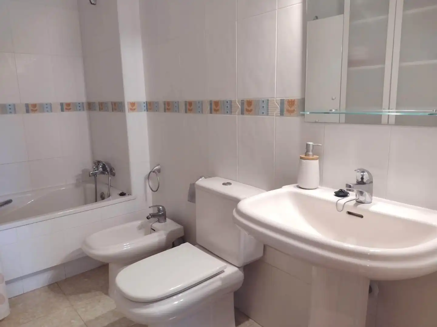 Baño de Piso de alquiler en Murcia con Aire acondicionado, Trastero y Amueblado