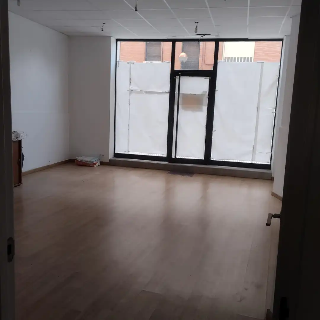 Local comercial de lloguer a Oeste, imagen 6