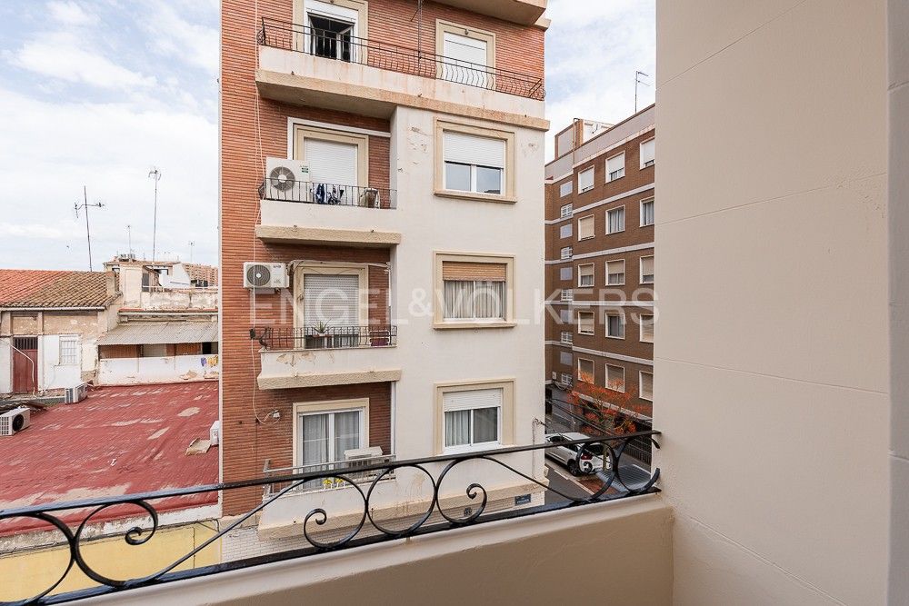Vista exterior de Apartament en venda en  Valencia Capital amb Aire condicionat, Calefacció i Parquet