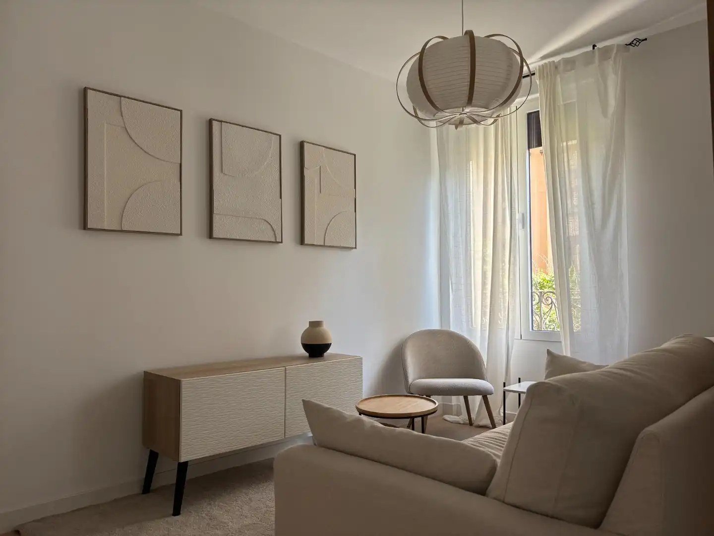 Living room of Flat for rent in Madrid  with Air Conditioner, Heating and Furnished