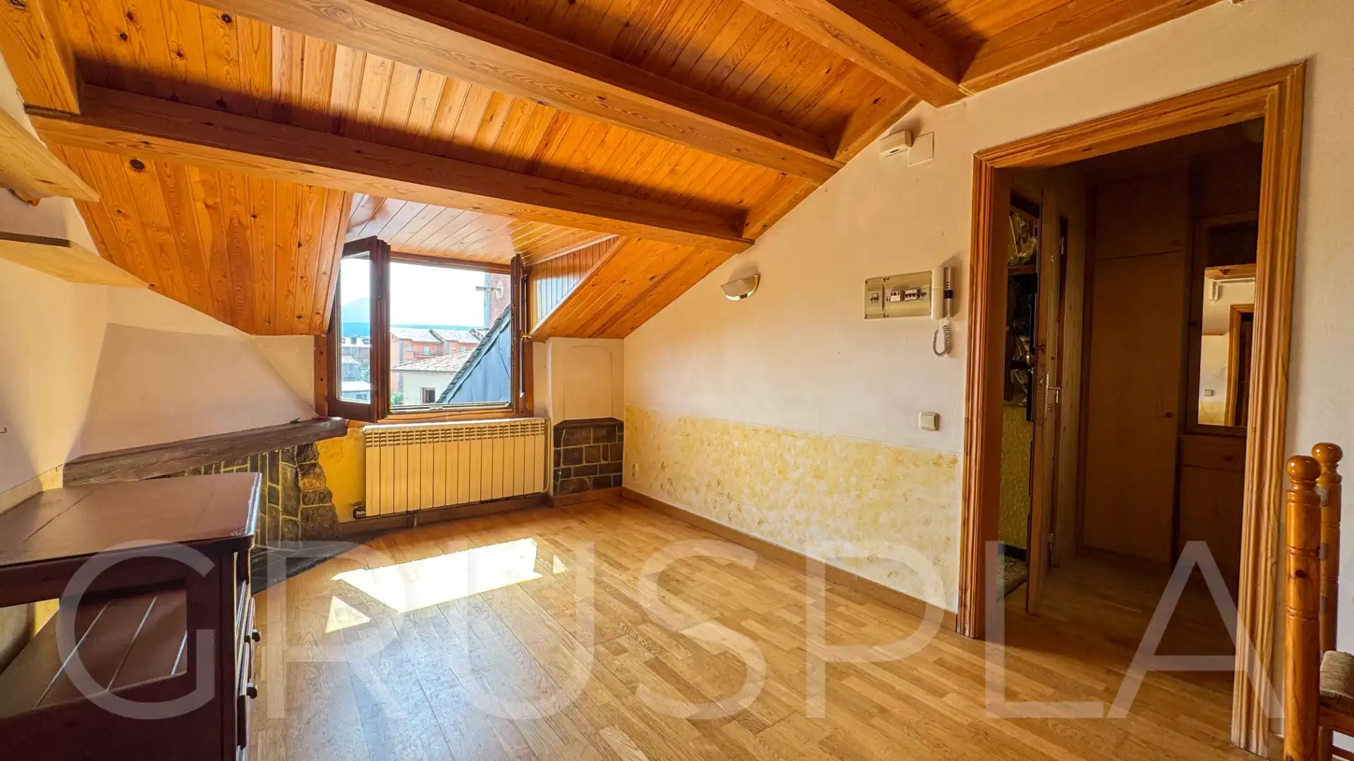 Sala d'estar de Àtic en venda en Bellver de Cerdanya amb Calefacció
