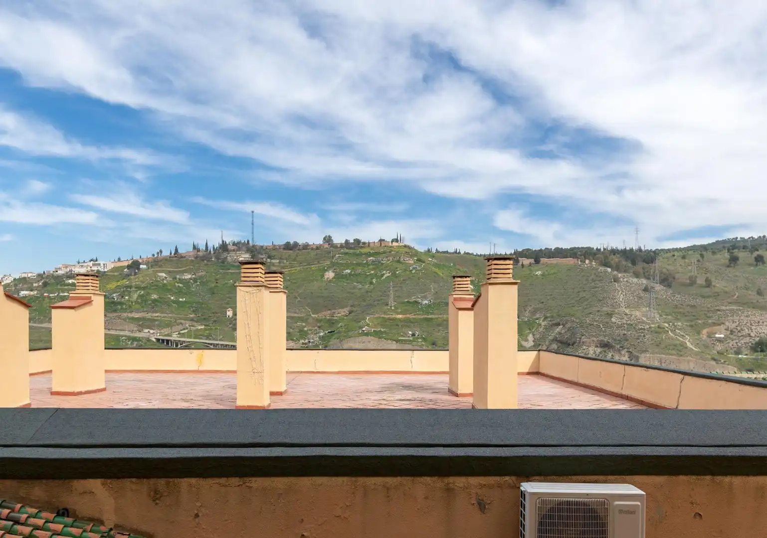 Terrassa de Estudi en venda en Granada amb Aire condicionat, Terrassa i Moblat