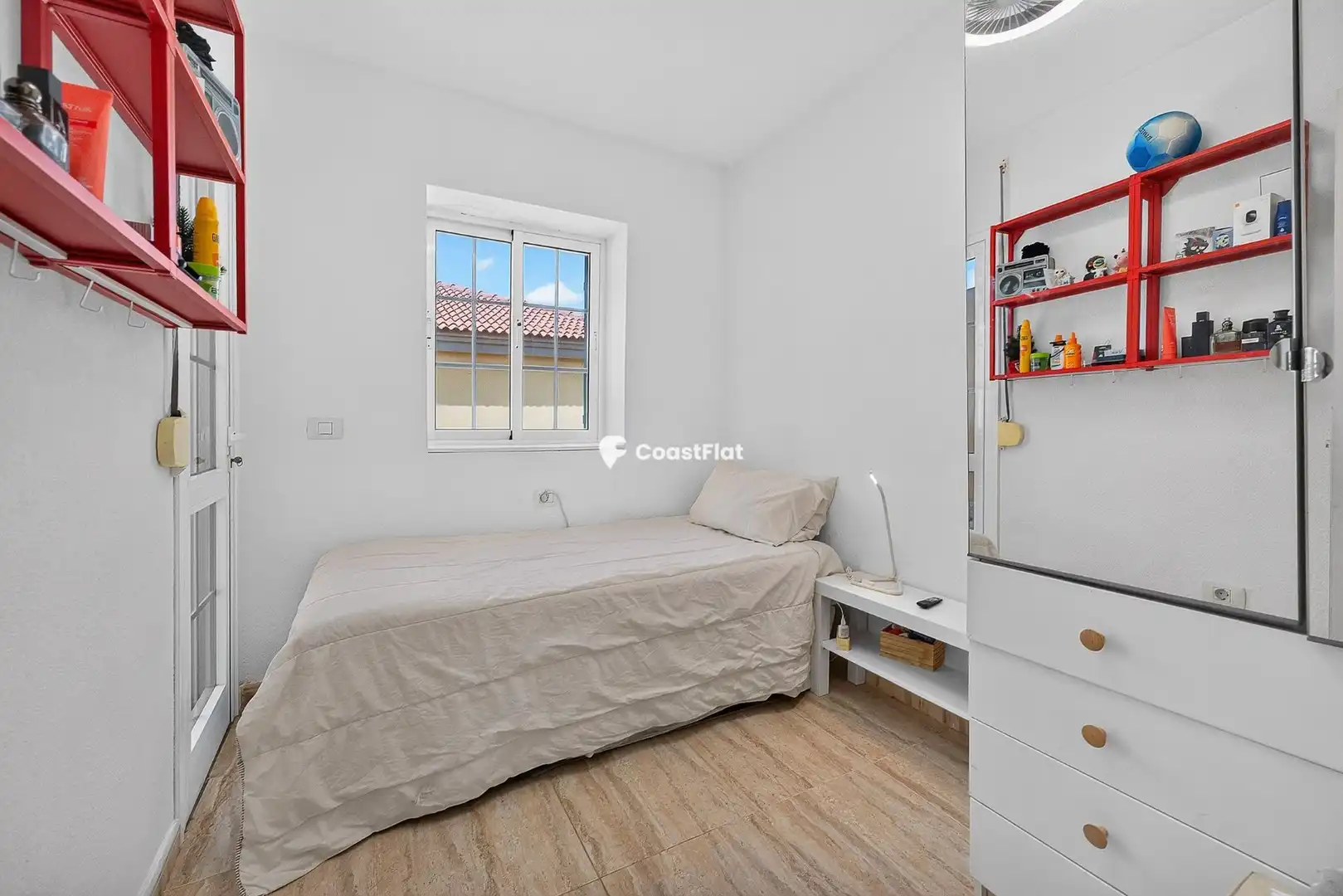 Habitación de Dúplex en venta en Granadilla de Abona con Terraza y Piscina comunitaria