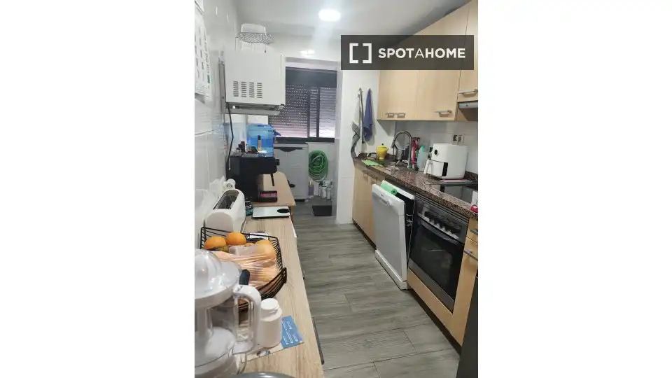 Cocina de Apartamento para compartir en Vélez-Málaga con Aire acondicionado, Terraza y Amueblado