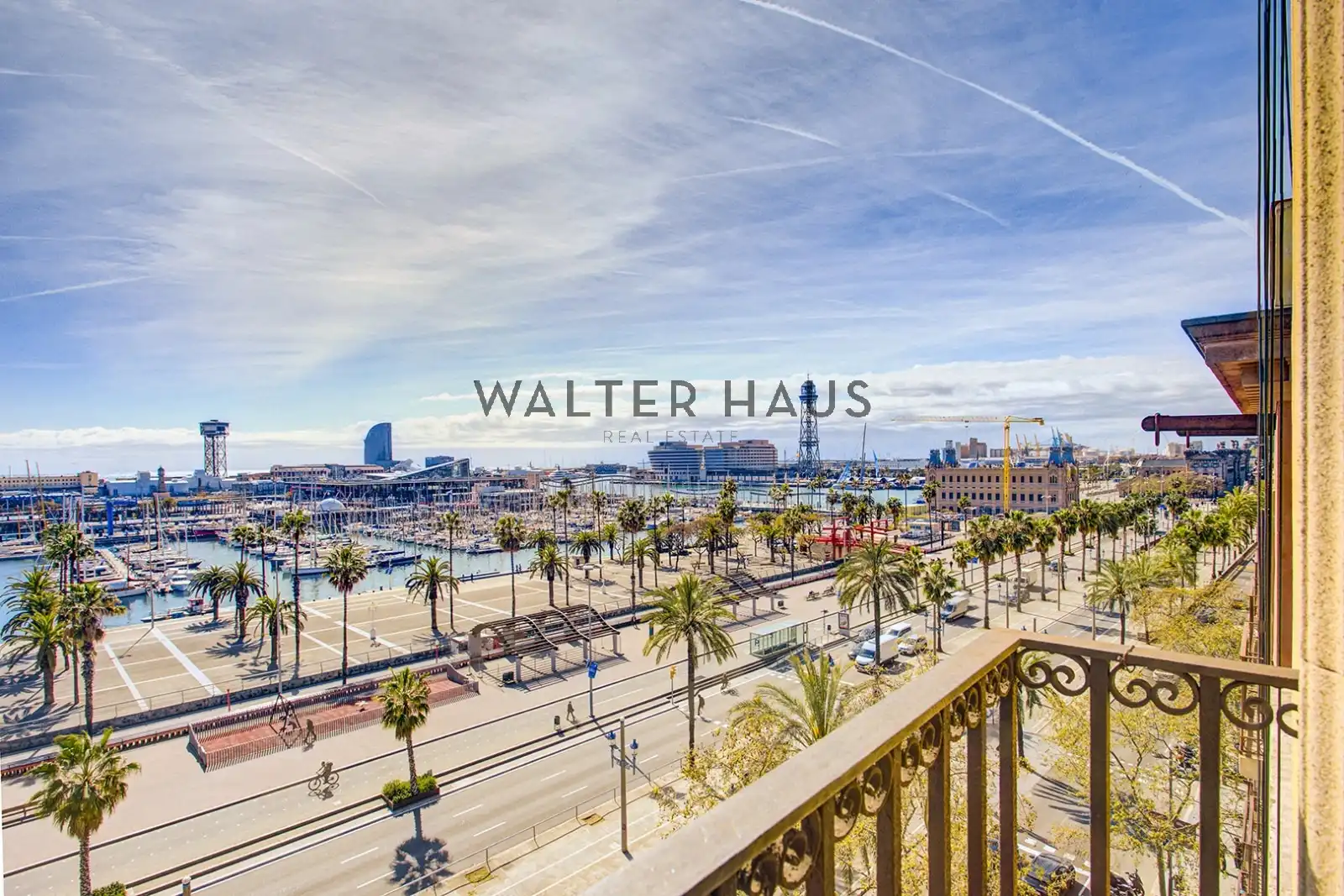 Vista exterior de Piso en venta en Barcelona con Balcón