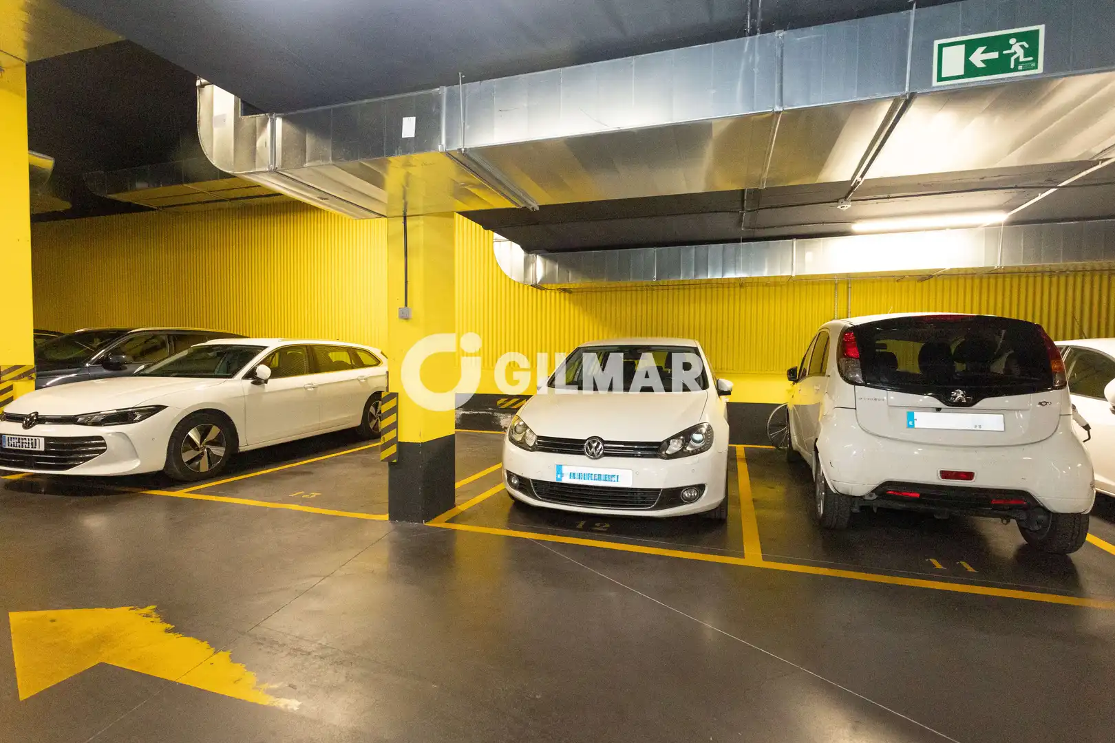 Parking de Piso en venta en Madrid con Calefacción, Trastero y Piscina