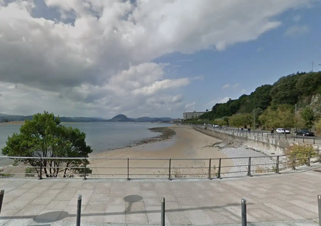 Vista exterior de Piso en venta en Santoña