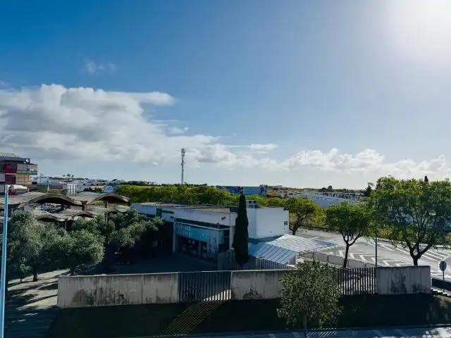 Vista exterior de Local en venta en Lepe
