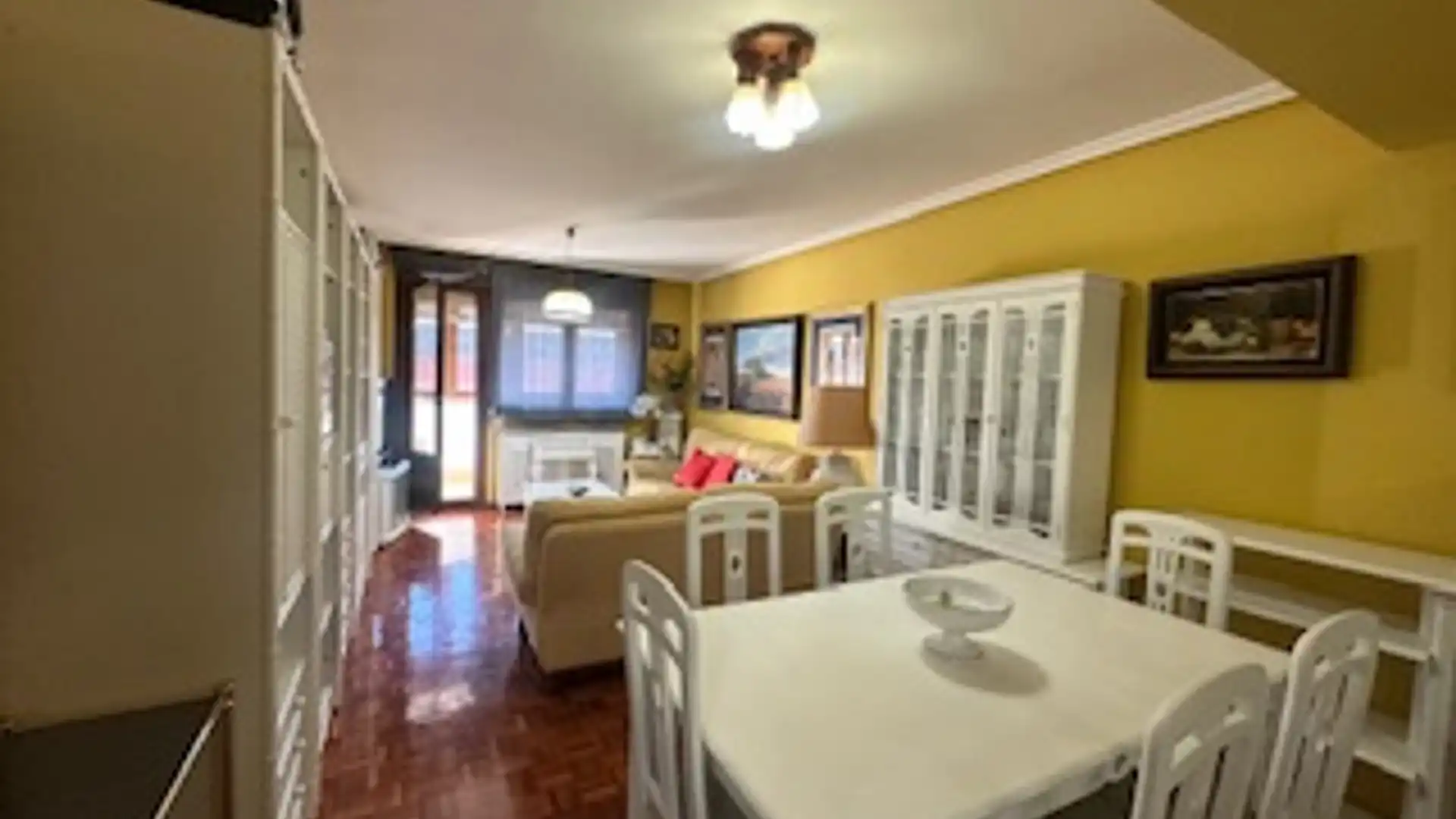 Living room of Flat for rent in León Capital   with Heating, Parquet flooring and Terrace
