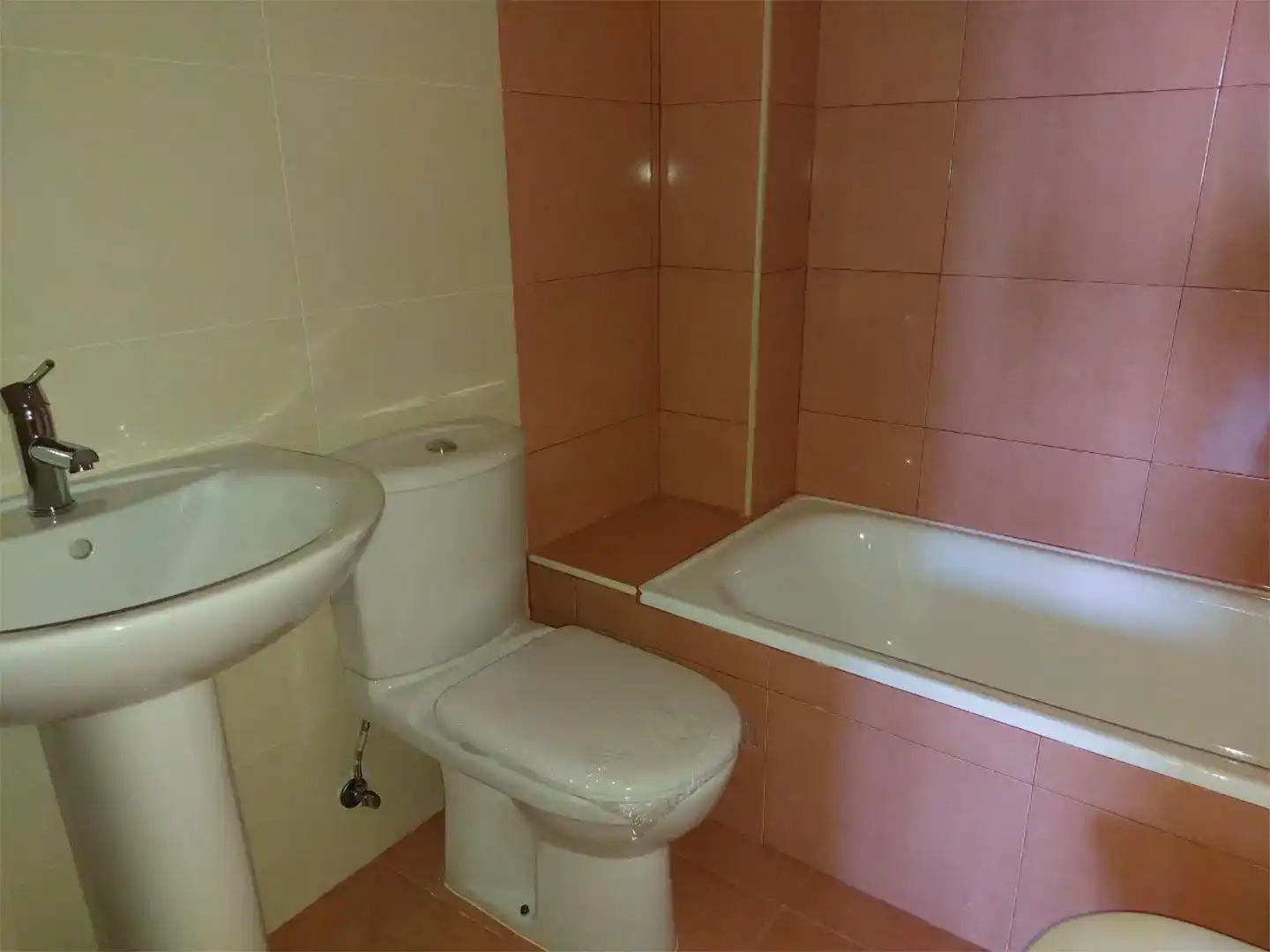 Bany de Pis en venda en Chilches / Xilxes amb Piscina i Balcó