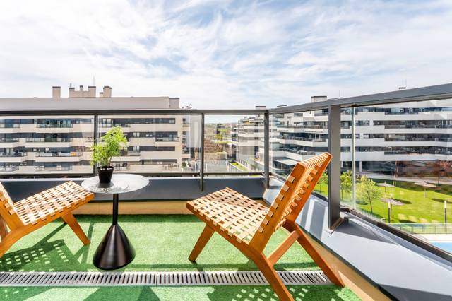 Piso en Alquiler en Calle Islas Caimán, 3 en El Olivar