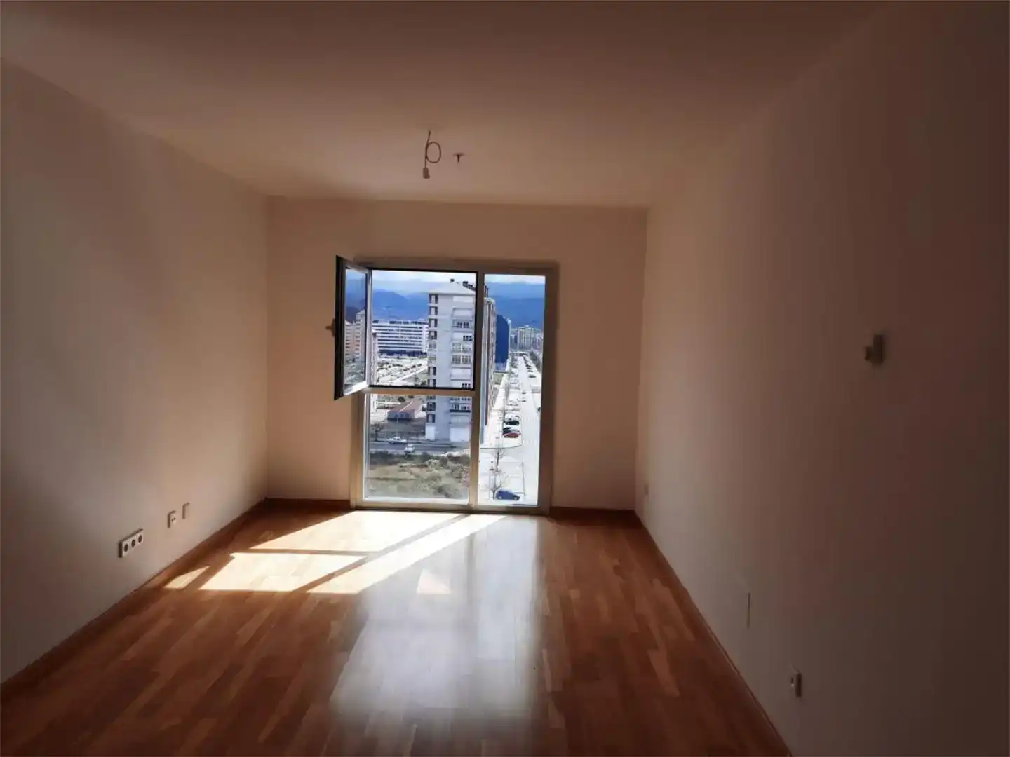 Sala d'estar de Pis en venda en Ponferrada amb Parquet i Traster