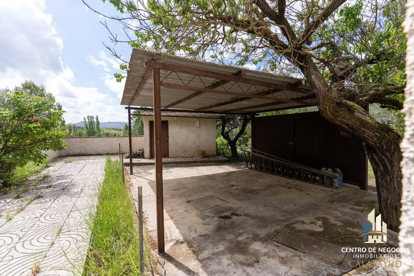 Vista exterior de Casa o xalet en venda en Calatayud amb Calefacció i Piscina